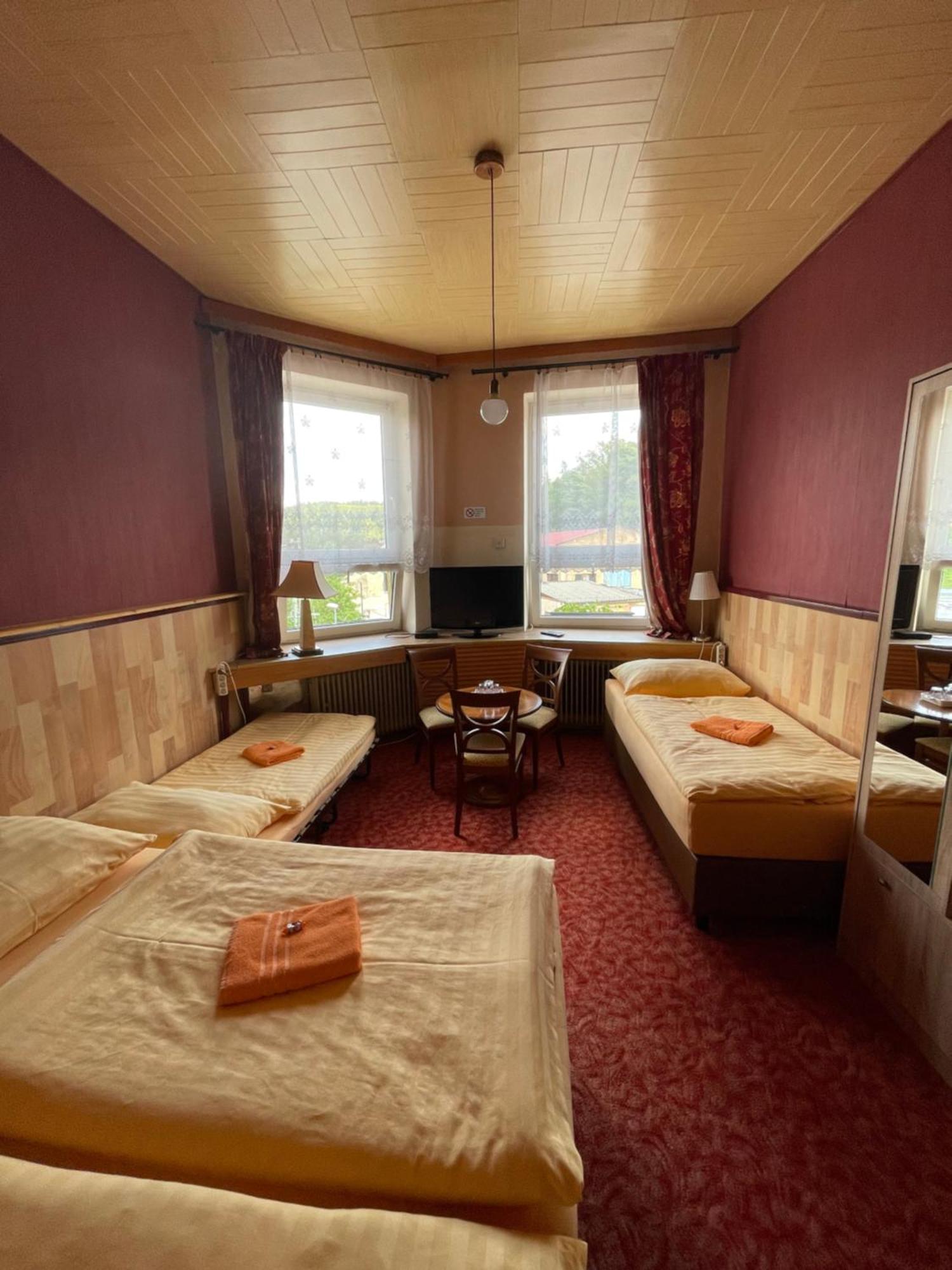 Hotel U Branky Stříbro Esterno foto