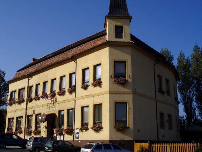 Hotel U Branky Stříbro Esterno foto