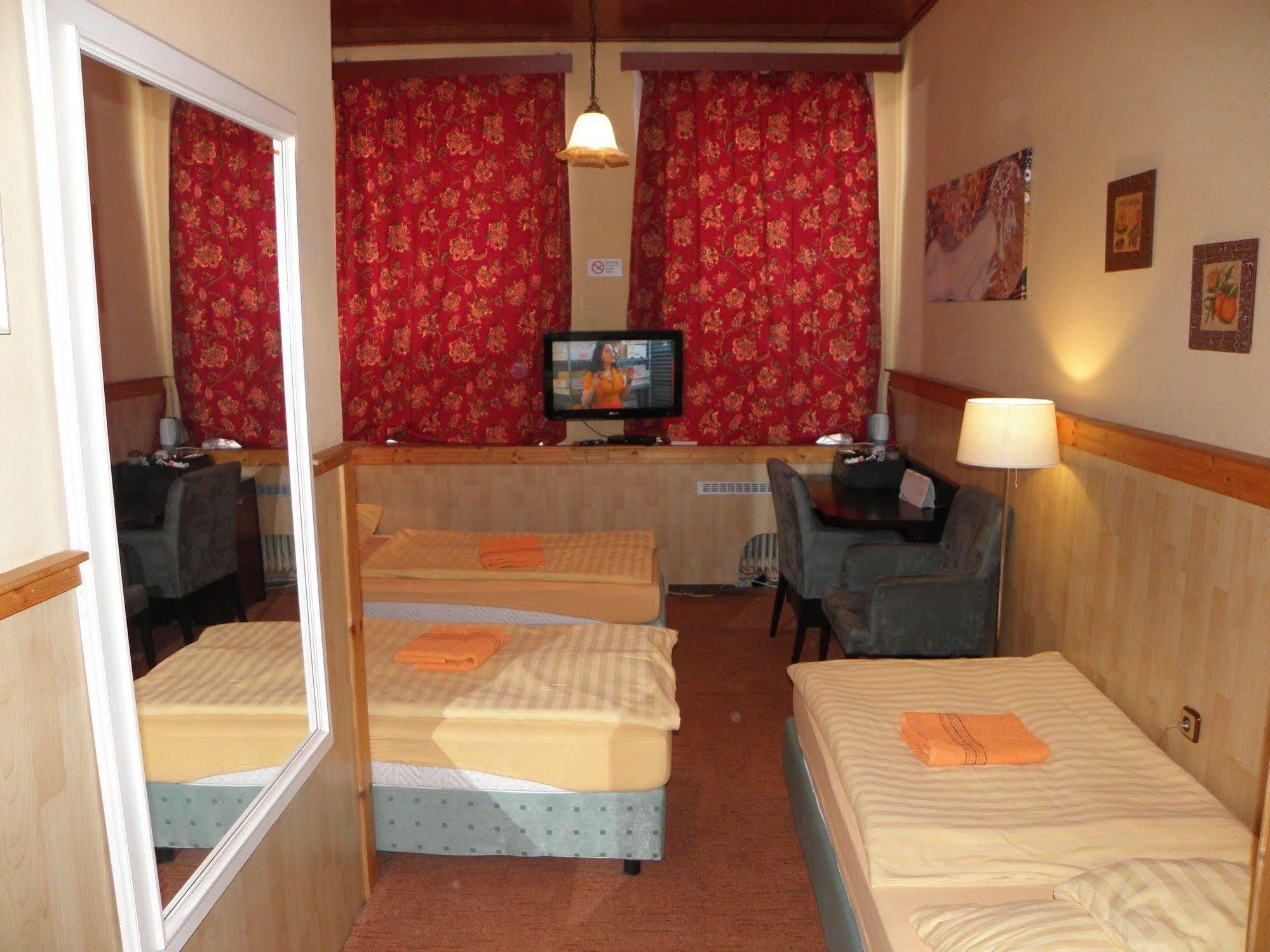 Hotel U Branky Stříbro Esterno foto